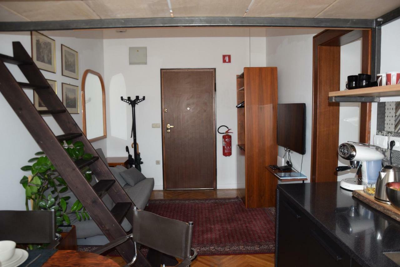 לובליאנה Lawyers Loft In Heritage Skyscraper מראה חיצוני תמונה